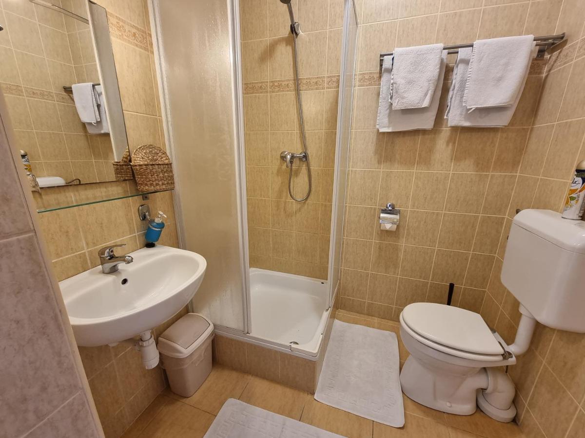 Abigel Vendeghaz Hotel Miskolc Eksteriør billede