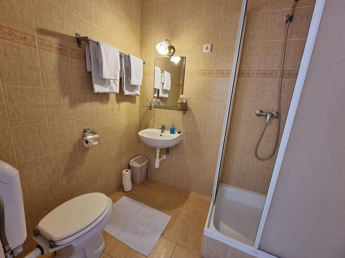 Abigel Vendeghaz Hotel Miskolc Eksteriør billede