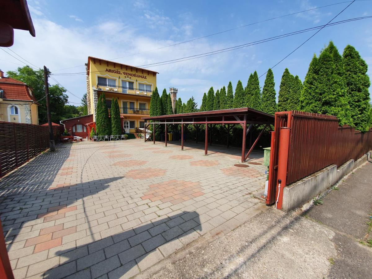 Abigel Vendeghaz Hotel Miskolc Eksteriør billede