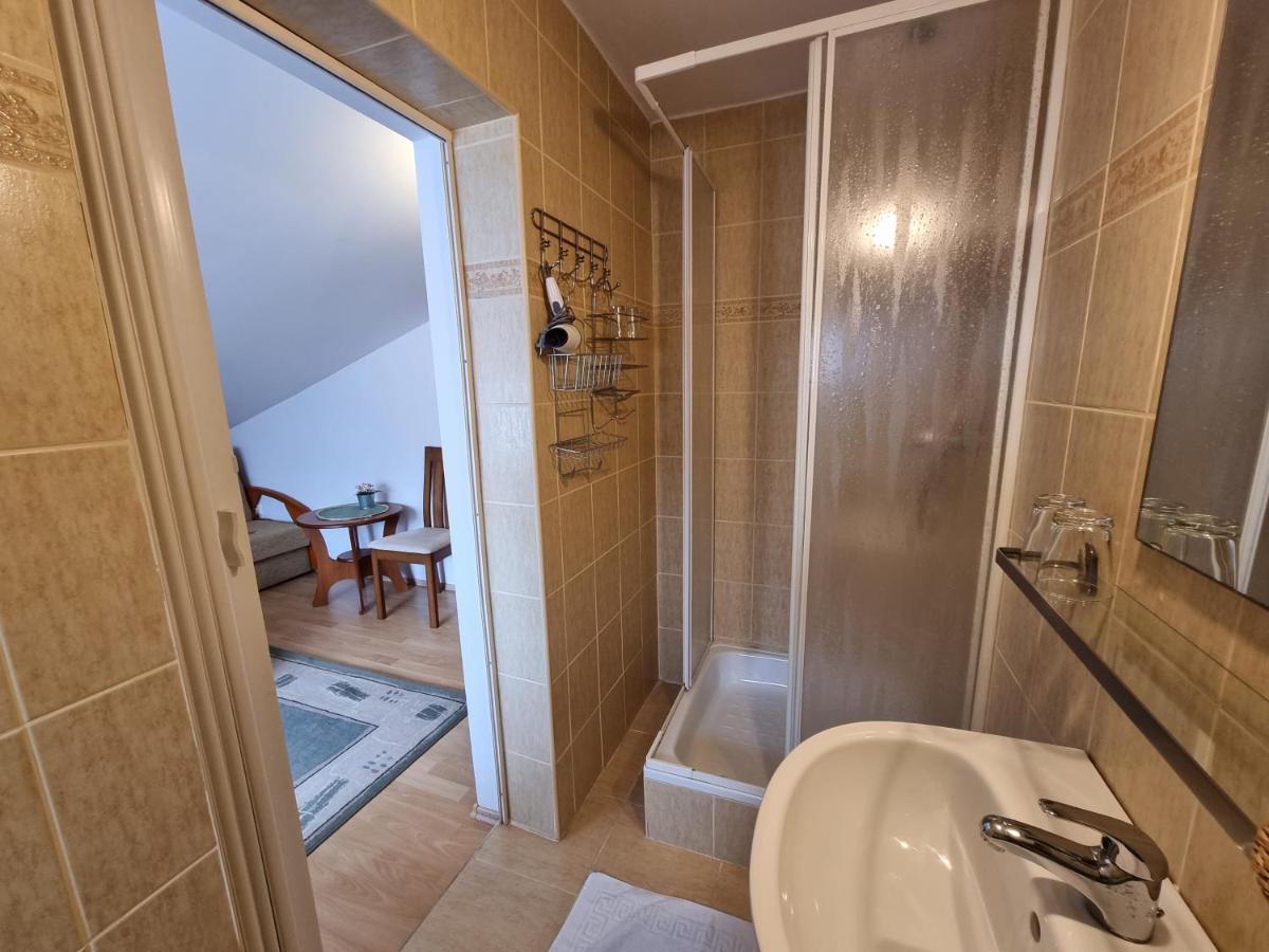 Abigel Vendeghaz Hotel Miskolc Eksteriør billede