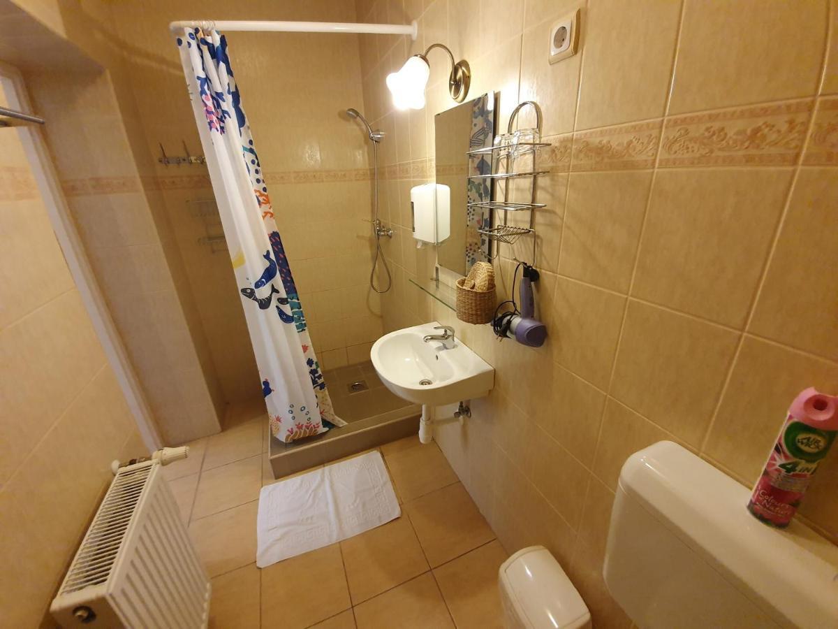 Abigel Vendeghaz Hotel Miskolc Eksteriør billede